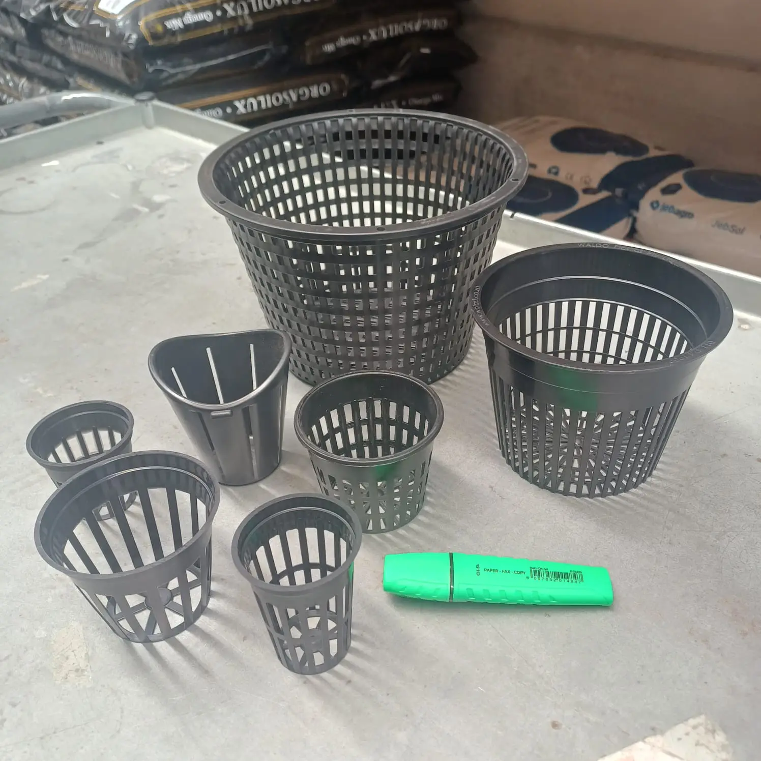 Net Pots – Black Net pot 150ml view 2