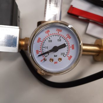 co2 pump with gauge